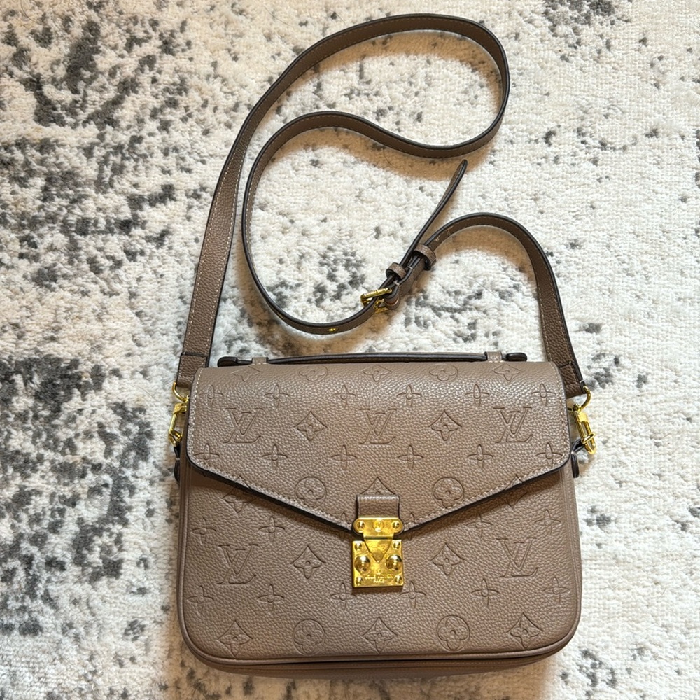 Louis Vuitton Crossbody